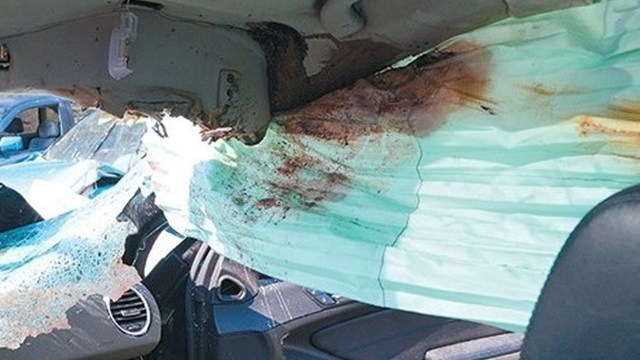 ΔΙΕΡΡΕΥΣΑΝ! Νέες φωτογραφίες από το εσωτερικό της κατεστραμμένες Mercedes του Παντελίδη! Τι δείχνουν; - Φωτογραφία 1