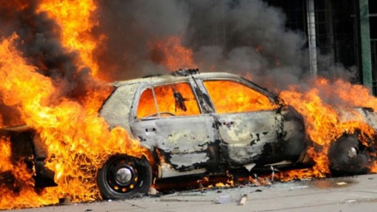 Άντρας κάηκε μέσα στο αυτοκίνητο του στη Δράμα - Φωτογραφία 1