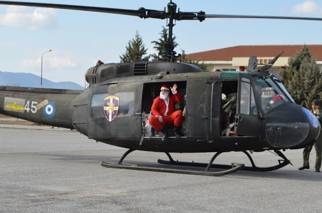 Ο Άγιος Βασίλης ήρθε στην 1η ΤΑΞΑΣ με ελικόπτερο - Φωτογραφία 1