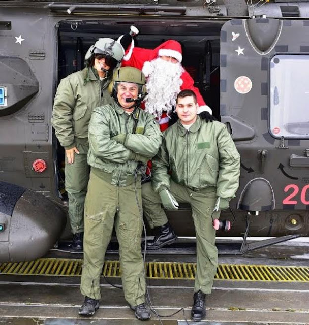 Ο Άγιος Βασίλης ήρθε στην 1η ΤΑΞΑΣ με ελικόπτερο - Φωτογραφία 11