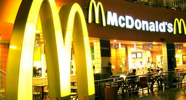 Απόβλητη της εβραϊκής κοινότητας κινδυνεύει να θεωρηθεί μια 9χρονη επειδή έφαγε… McDonald’s - Φωτογραφία 1