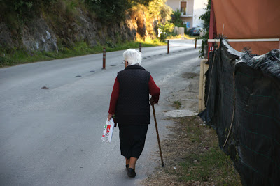 Γιαγιούλα στη Θεσπρωτία, που ζει μόνη της, νίκησε τη μοναξιά της την περίοδο των εορτών! - Φωτογραφία 1
