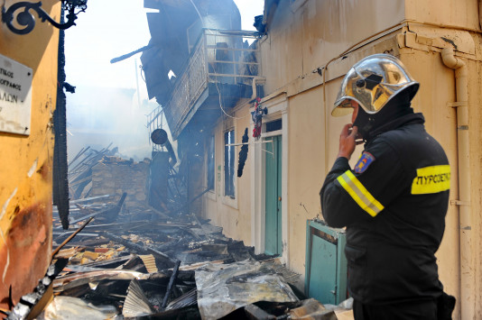 Εύβοια: Νεκρή γυναίκα σε φλεγόμενο σπίτι - Εγκλωβίστηκε στη φωτιά! - Φωτογραφία 1