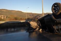 Σμπαράλια έγινε το αυτοκίνητο - Στο νοσοκομείο ο οδηγός