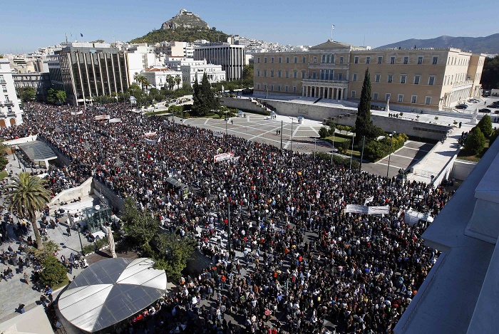 ΑΚΟΜΑ ΜΙΑ ΔΥΣΚΟΛΗ ΧΡΟΝΙΑ ΓΙΑ ΤΗΝ ΕΛΛΑΔΑ - Φωτογραφία 2