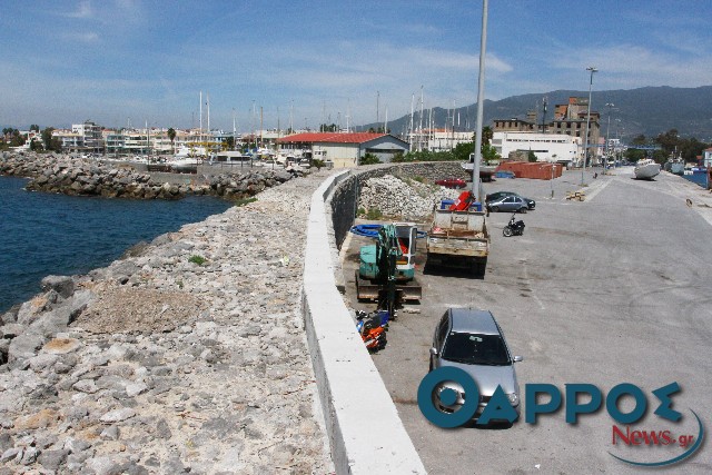 «Καθαρίζει» από τα σαπιοκάραβα το λιμάνι της Καλαμάτας - Φωτογραφία 5