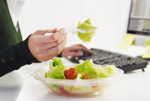 Έρευνα: Γιατί αν τρως λίγο και συχνά θα είσαι πάντα αδύνατη - Φωτογραφία 1