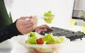 Έρευνα: Γιατί αν τρως λίγο και συχνά θα είσαι πάντα αδύνατη