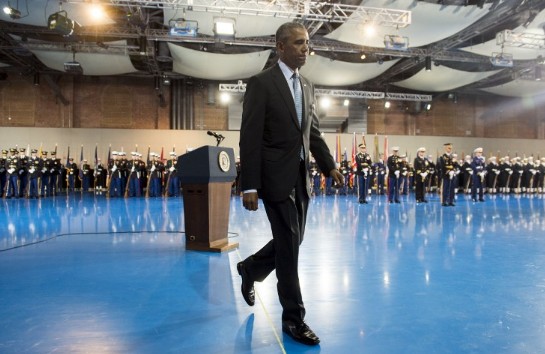 Στρατιώτης της Φρουράς των Τιμών σωριάστηκε στο πάτωμα μπροστά στον Ομπάμα... [photo] - Φωτογραφία 3