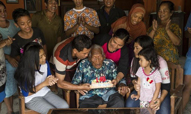 ΑΥΤΟΣ είναι ο ΓΗΡΑΙΟΤΕΡΟΣ άνθρωπος του κόσμου και είναι 146 ετών - ΔΕΙΤΕ πως είναι... [photos+video] - Φωτογραφία 3