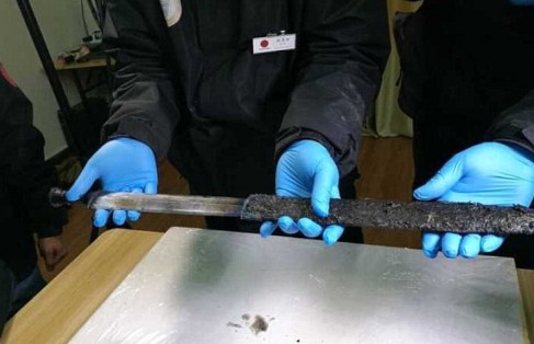Κινέζικο ξίφος 2.300 ετών βρέθηκε ακόμα κοφτερό και λαμπερό - Φωτογραφία 1