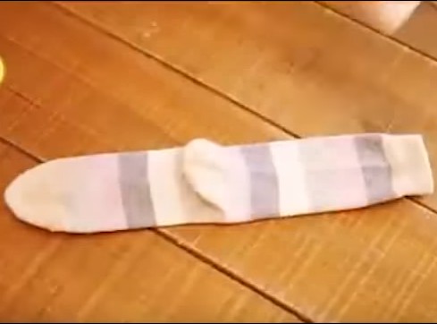 Ο σωστός τρόπος για να διπλώνετε τις κάλτσες σας... [video] - Φωτογραφία 1