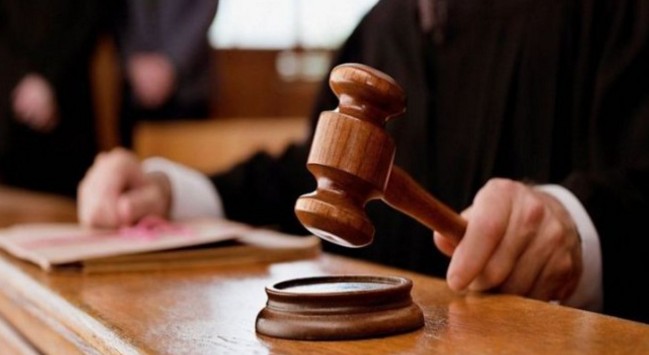 ΔΙΚΑΙΩΣΗ: Απολύεται δικαστής που είπε σε θύμα βιασμού να… κρατήσει κλειστά τα πόδια - Φωτογραφία 1