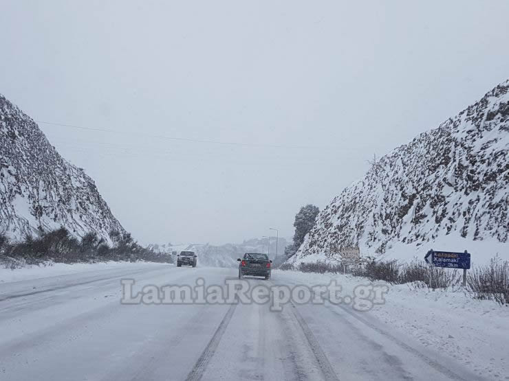 Λαμία: Παγοδρόμιο ο δρόμος για Δομοκό - Απαγορευτικό για φορτηγά [photo+video] - Φωτογραφία 2