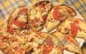 Η συνταγή της Ημέρας: Πίτες με μαστέλο Χίου, ψητή γαλοπούλα και ζαμπόν
