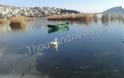 Πάγωσε ολόκληρη η λίμνη της Καστοριάς - Δείτε εντυπωσιακές φωτογραφίες - Φωτογραφία 2