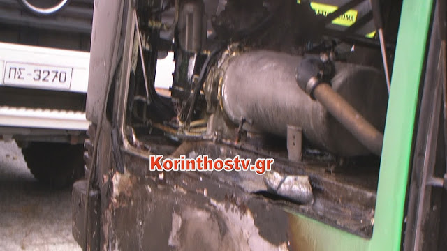 Βίντεο και φωτό από τη φωτιά στο λεωφορείο που μετέφερε 45 άτομα από τη ΣΣΕ - Φωτογραφία 4