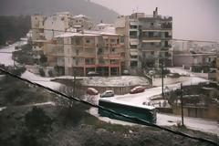Το έστρωσε με χιόνι στην Ηγουμενίτσα μέχρι και τη θάλασσα!