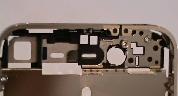 Η Apple εγκαταλείπει το αλουμίνιο για τον ανοξείδωτο χάλυβα - Φωτογραφία 3