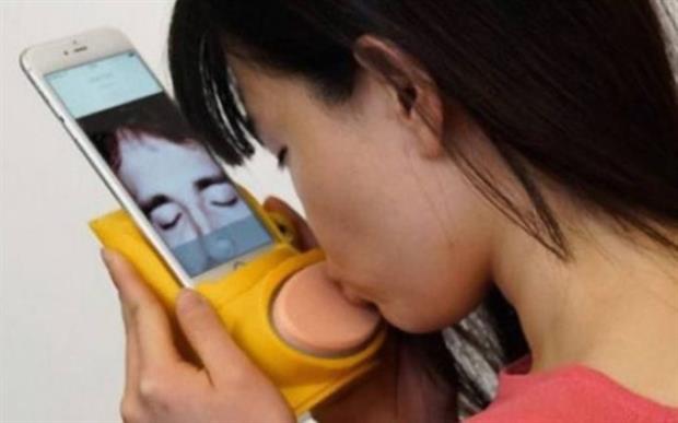 Gadget-εφαρμογή σας επιτρέπει να στέλνετε φιλιά από το κινητό! - Φωτογραφία 1