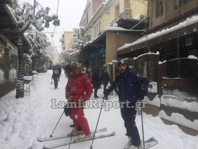 Λαμία: Δείτε να κάνουν σκι στο κέντρο της πόλης - Φωτογραφία 2