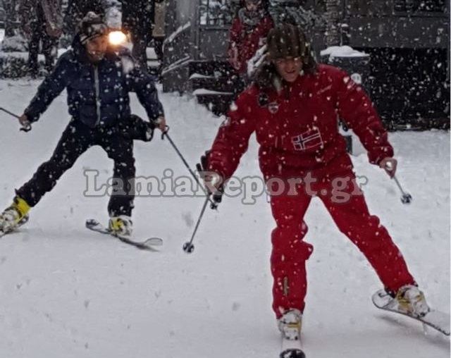Λαμία: Δείτε να κάνουν σκι στο κέντρο της πόλης - Φωτογραφία 5