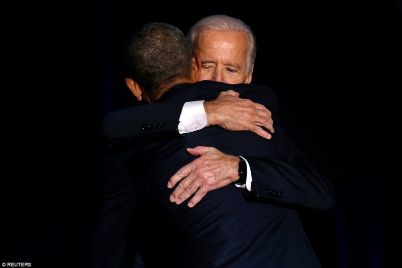 Ο ύμνος αγάπης του Ομπάμα στη Μισέλ: Ξέσπασε σε δάκρυα στην αποχαιρετιστήρια ομιλία του [photos+video] - Φωτογραφία 14