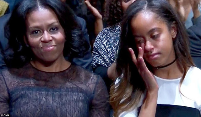 Ο ύμνος αγάπης του Ομπάμα στη Μισέλ: Ξέσπασε σε δάκρυα στην αποχαιρετιστήρια ομιλία του [photos+video] - Φωτογραφία 3