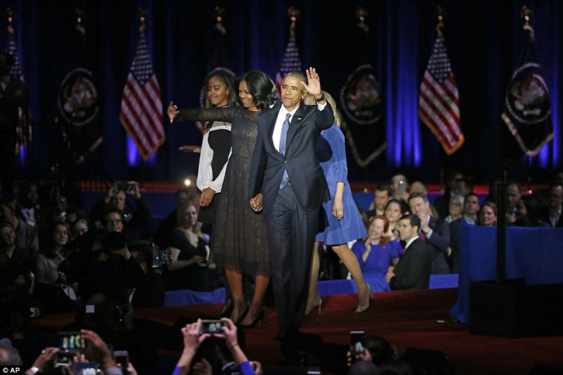 Ο ύμνος αγάπης του Ομπάμα στη Μισέλ: Ξέσπασε σε δάκρυα στην αποχαιρετιστήρια ομιλία του [photos+video] - Φωτογραφία 7