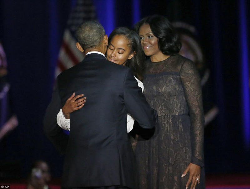 Ο ύμνος αγάπης του Ομπάμα στη Μισέλ: Ξέσπασε σε δάκρυα στην αποχαιρετιστήρια ομιλία του [photos+video] - Φωτογραφία 8