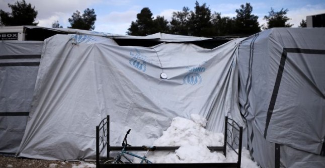 SOS για τους πρόσφυγες που παγώνουν σε Ελλάδα και Βαλκάνια - Φωτογραφία 1