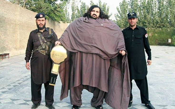 Ο Πακιστανός «Hulk» που ζυγίζει σχεδόν μισό τόνο - Φωτογραφία 1