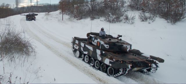 16η Μεραρχία: Έβγαλαν βόλτα τα θηρία! Μάχιμες ΦΩΤΟ στα χιόνια - Φωτογραφία 3