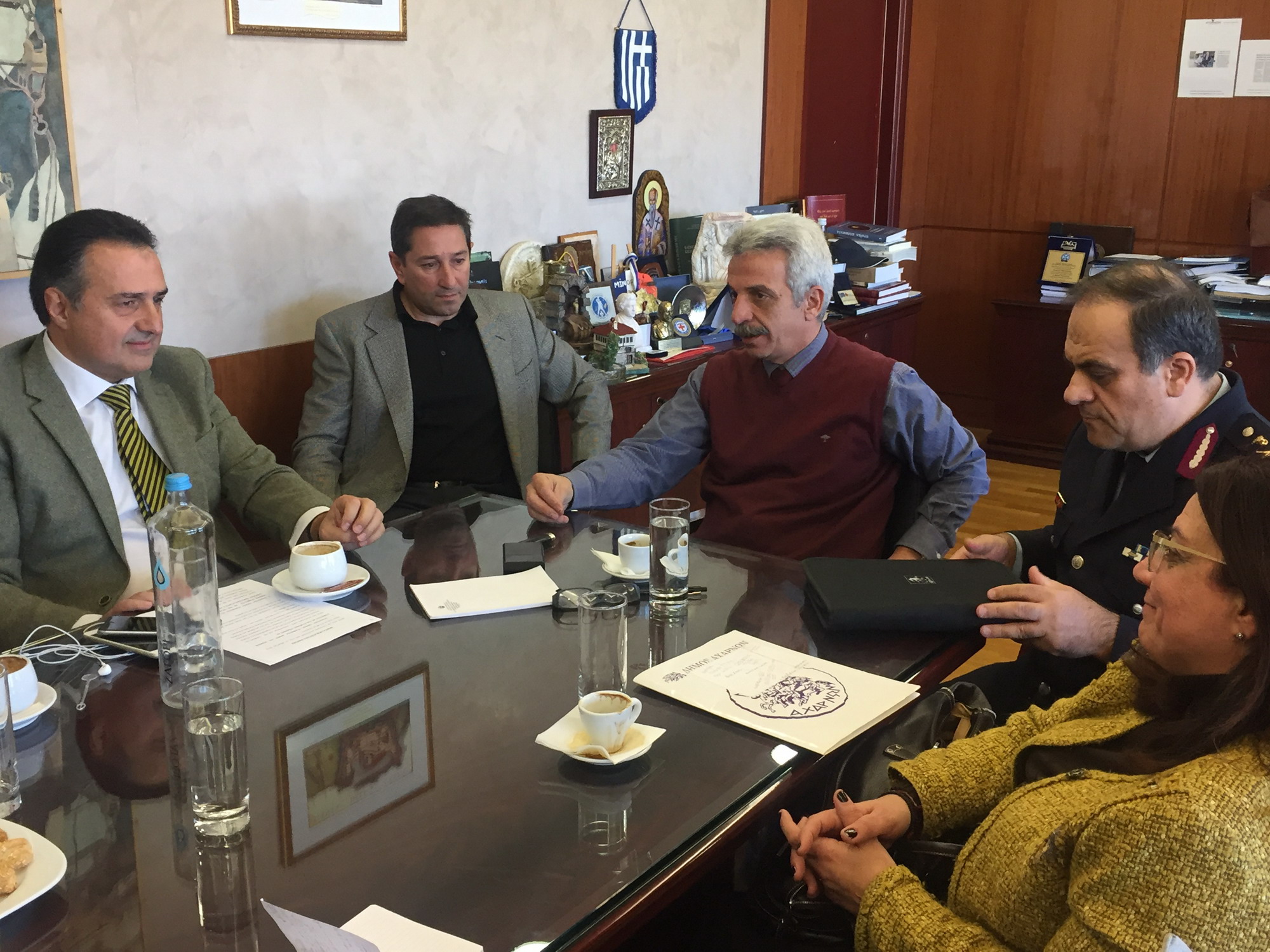 Σύσκεψη του Δημάρχου Αχαρνών και του Γενικού Γραμματέα Δημόσιας Τάξης για την παραβατικότητα στον Δήμο Αχαρνών - Φωτογραφία 3