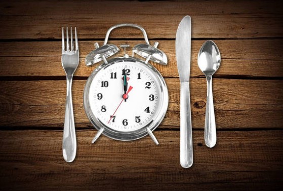 Αδυνάτισμα: Ποιες ώρες επιτρέπεται να φάτε για να χάσετε βάρος - Φωτογραφία 1