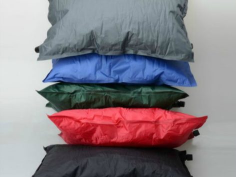 Πώς να κάνετε τα μαξιλάρια σας να αποκτήσουν τον όγκο τους και πάλι - Φωτογραφία 2