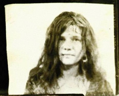 Τζάνις Τζόπλιν: Η κοπέλα που έγινε χίπισσα, ροκ ίνδαλμα και έχασε τη ζωή της από τα ναρκωτικά - Φωτογραφία 3