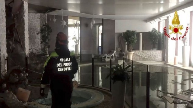 Βρέθηκαν έξι επιζώντες στο ξενοδοχείο της Ιταλίας - Φωτογραφία 1