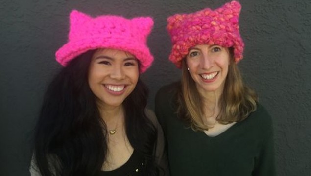 Το ροζ σκουφάκι με αυτιά γάτας, σύμβολο των γυναικών κατά του Τραμπ - Φωτογραφία 1