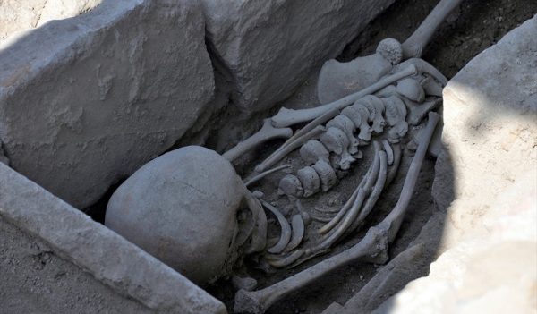 Βυζαντινοί τάφοι και ατόφιοι σκελετοί βρέθηκαν στην αρχαία Στρατονίκεια - Φωτογραφία 2
