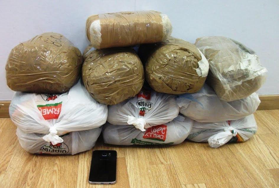 Συνελήφθησαν 2 Αλβανοί για κατοχή και διακίνηση ναρκωτικών -  Kατασχέθηκαν 11 κιλά κάνναβης [photo] - Φωτογραφία 1