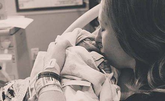 Συγκινητική απόφαση: Γονείς δωρίζουν τα όργανα του μωρού τους που έζησε μόλις 15 ώρες - Φωτογραφία 1