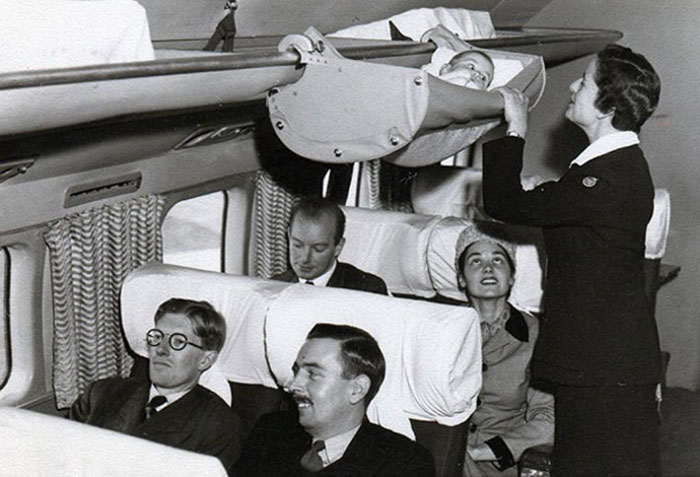 Πώς ταξίδευαν τα μωρά στο αεροπλάνο το 1950; - Φωτογραφία 1