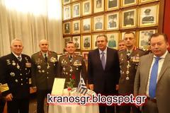 H έκπληξη του Α/ΓΕΕΦ Στρατηγού Λεοντάρη στον Πάνο Καμμένο