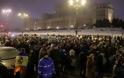 Οι Ρουμάνοι στου δρόμους ενάντια στην κυβέρνηση