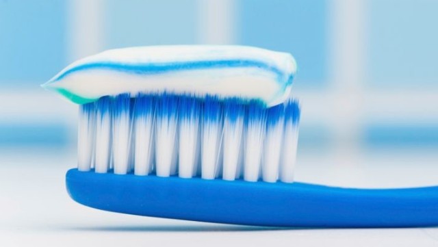 Πώς να φτιάξετε την πιο αποτελεσματική σπιτική οδοντόκρεμα - Φωτογραφία 1