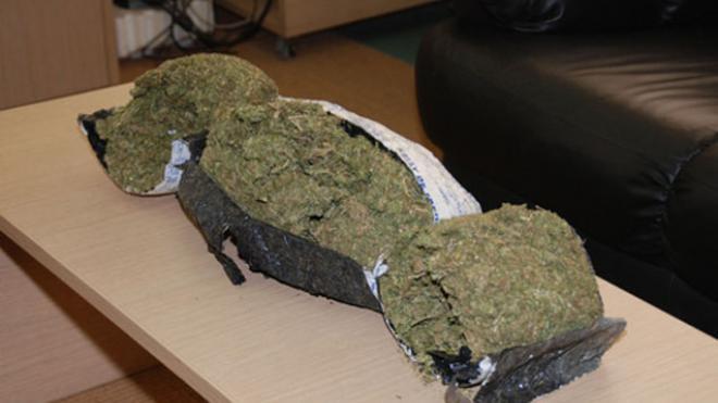 Αχαΐα: Οι άνδρες της Δίωξης Ναρκωτικών Πάτρας μύρισαν αποθήκη με ναρκωτικά - 20.000 ευρώ η αξία τους - Τρεις συλλήψεις - Φωτογραφία 1