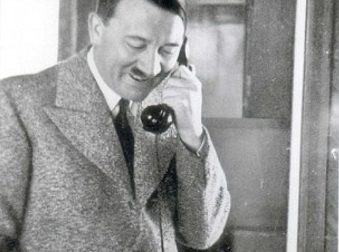 Απίστευτο: Το κόκκινο τηλέφωνο του Χίτλερ πουλήθηκε... για το αστρονομικό ποσό των... - Φωτογραφία 1
