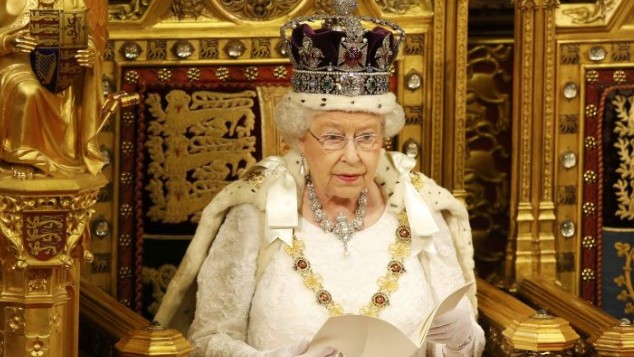Κλείνει 65 χρόνια στο θρόνο η βασίλισσα Ελισάβετ - Φωτογραφία 1