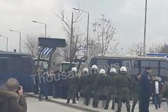 Σε 24ωρο αποκλεισμό του αεροδρομίου «Μακεδονία» , προχωρούν από σήμερα οι αγρότες στα «πράσινα φανάρια»